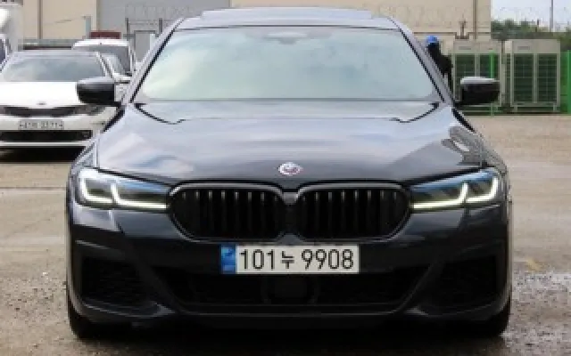 인천개인회생차할부 5시리즈 (G30) M550i xDrive 매물 사진 14 - 2023/05 54,792km